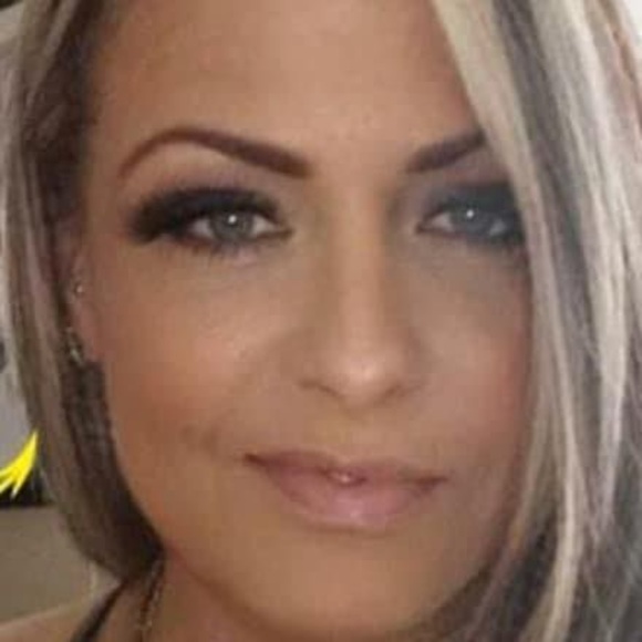 Meet your Posher, Debbie - Picture 1 of 1